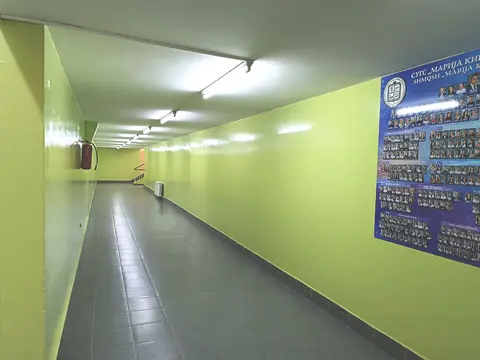 Ходник со пано со фотографии